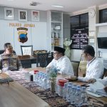 Bertempat di ruang Kaporles Jepara, Dekan Fakultas Dakwah dan Komunikasi (Fadakom) Abdul Wahab melakukan kunjungan ke Porles Jepara (Kepolisian Resor Jepara), Senin (26/6/23).