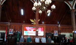 Pembukaan Seminar dan Regional Youth Talk dalam rangka memperingati Hari Anti Kekerasan Terhadap Perempuan di Pendopo Jepara.