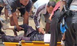 Korban kecelakaan yang tewas di tempat. (Firdaus)