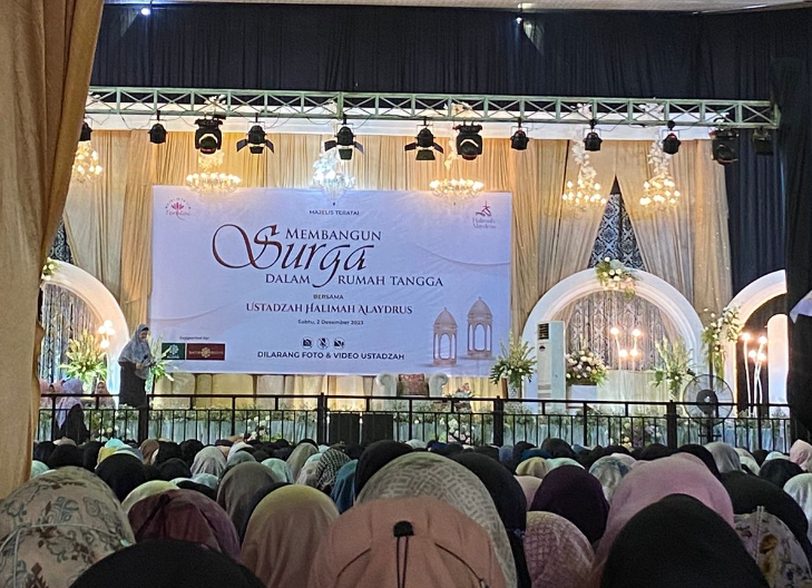 Kajian khusus muslimah Majelis Teratai jepara