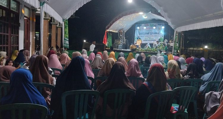 pengajian dalam rangka Lailatul Ijtima’ banom Nu bersama KKN Unisnu jepara