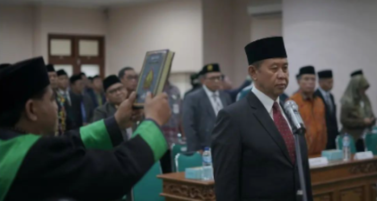 Pelantikan Rektor Unisnu Jepara Masa Jabatan 2024-2028