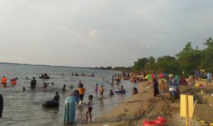 Keindahan Pantai Tirta Pesona. Dok: Pokdarwis Sidomakmur