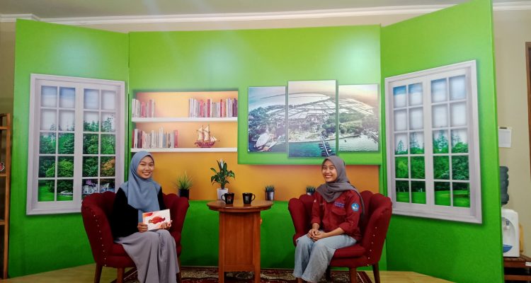 Adel Laila Fatmawati, Mahasiswi KPI Unisnu menceritakan pengalaman mengikuti kampus mengajar di acara Talkshow Bincang Pagi