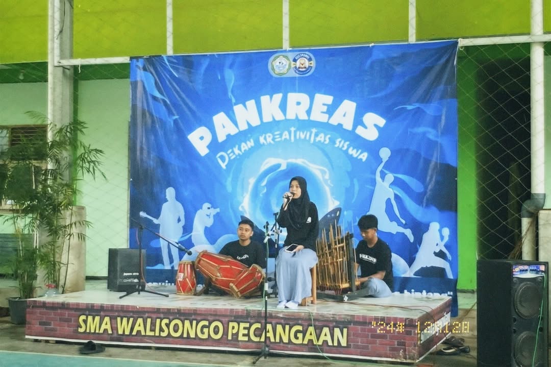 Penampilan pada Pekan Kreativitas Siswa di SMA Walisongo. (Arif muhammad ubaidillah)
