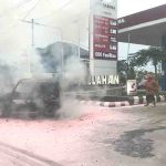 Api yang melahap mobil Suzuki Katana berhasil dipadamkan.