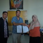 Penyerahan MoA antara FKD Unisnu dan Bali TV.