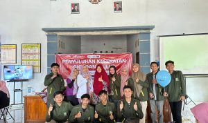 Penyuluhan kesehatan gigi dan mulut bagi kader posyandu desa Geneng bersama tim KKN Unisnu. (Dokumentasi Tim KKN Unisnu desa Geneng)