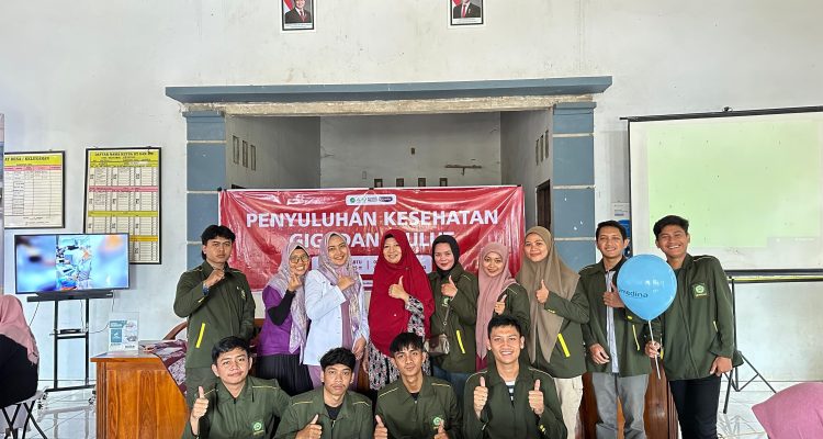 Penyuluhan kesehatan gigi dan mulut bagi kader posyandu desa Geneng bersama tim KKN Unisnu. (Dokumentasi Tim KKN Unisnu desa Geneng)