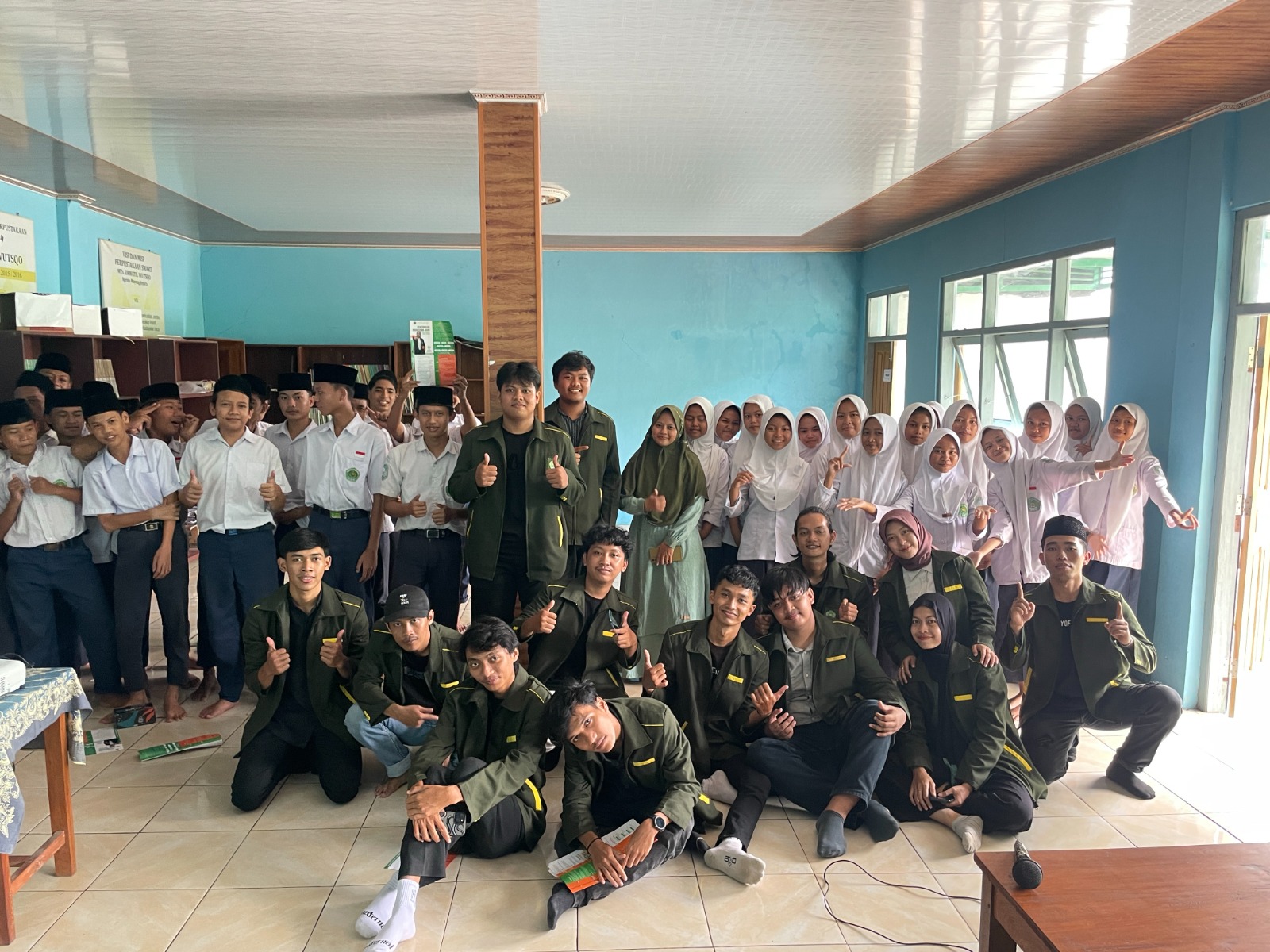 sosialisasi bertajuk Inovasi Teknologi dan Ekonomi Kreatif Berbasis Kearifan Lokal di MTS Urwatil Wutsqo, Desa Ngroto. (Dokumentasi KKN Unisnu)