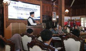 Wakil Bupati Jepara sekaligus Pelaksana Harian Bupati, Muhammad Ibnu Hajar memberikan sambutan saat puncak peringatan Hari Pers Nasional (HPN) 2025 tingkat Kabupaten Jepara. (Diskominfo)