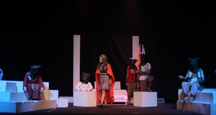 Pentas produksi Teater Tuman ke-20 dengan naskah “Pramakarya” (Dokumentasi Pribadi Teater Tuman)