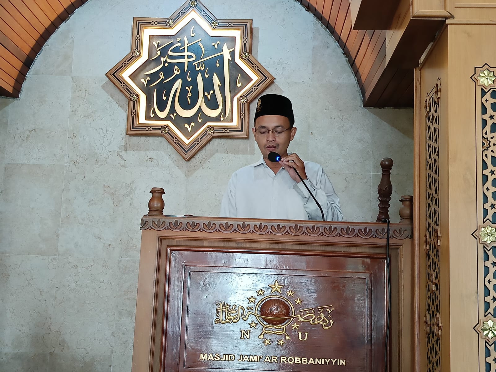 Decky Rochmanto Wakil Dekan Bidang 3 FST Sampaikan Kultum