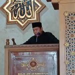 KH. Abdul Wahab Wakil Rektor Bidang III Unisnu Jepara, Sampaikan Kultum di Masjid Ar-Robbaniyyin